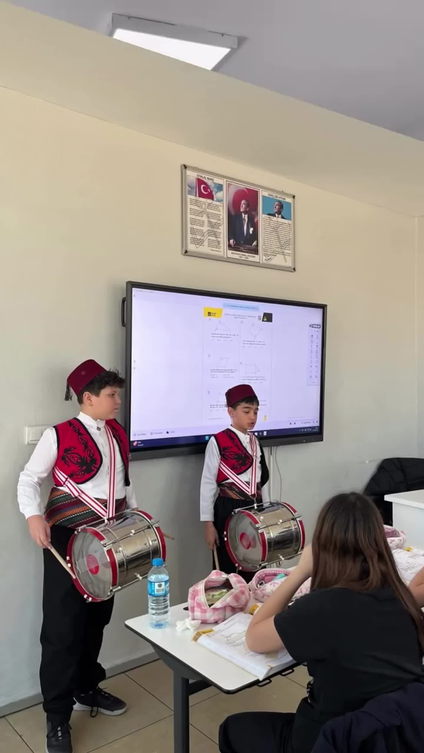 Ramazan Coşkusunu Yaşayan Öğrencilerimizden Davul Etkinliği