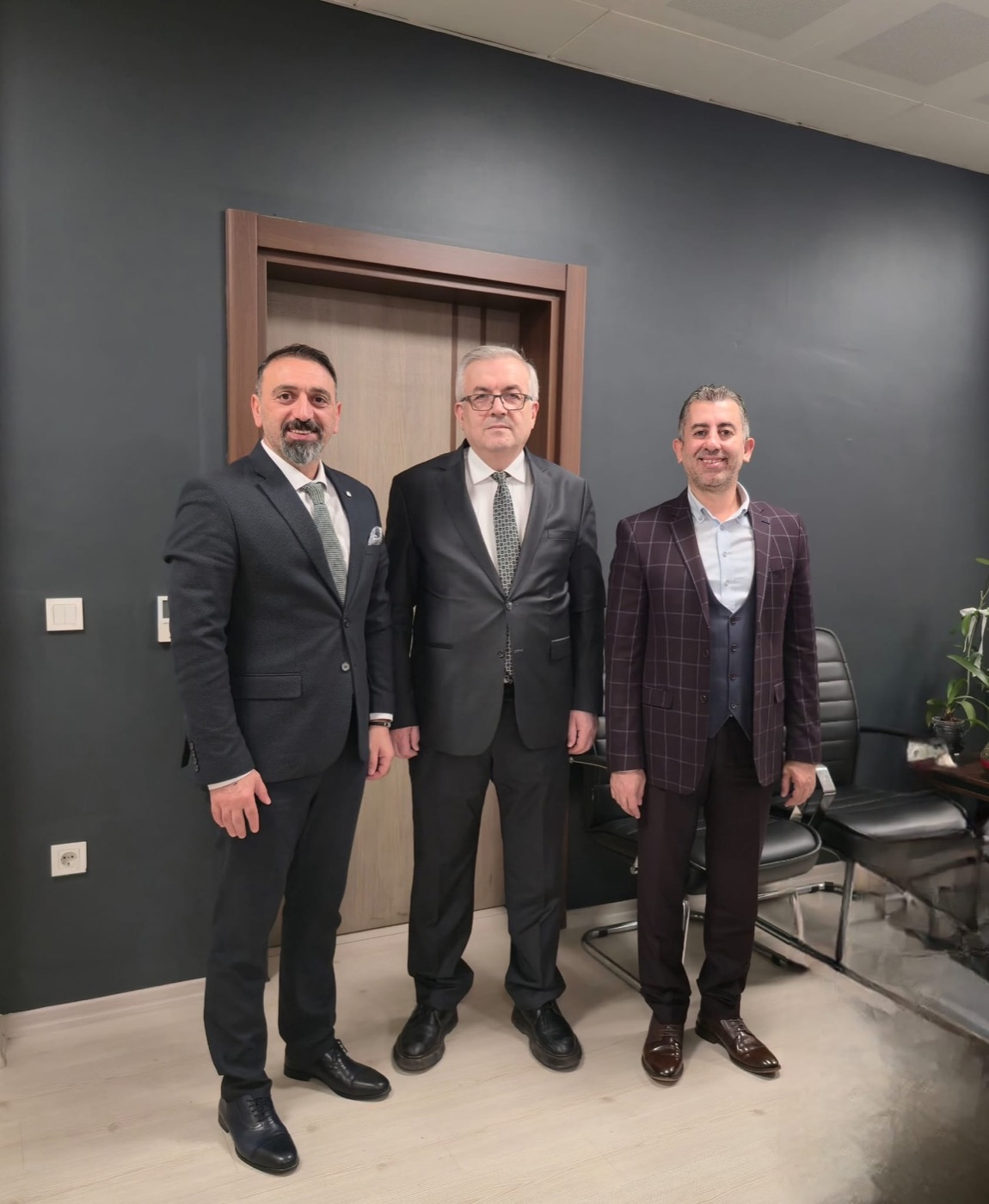 Yönetimimiz İl Sağlık Müdürü Yüksel Pehlevan'ı Ziyaret Etti